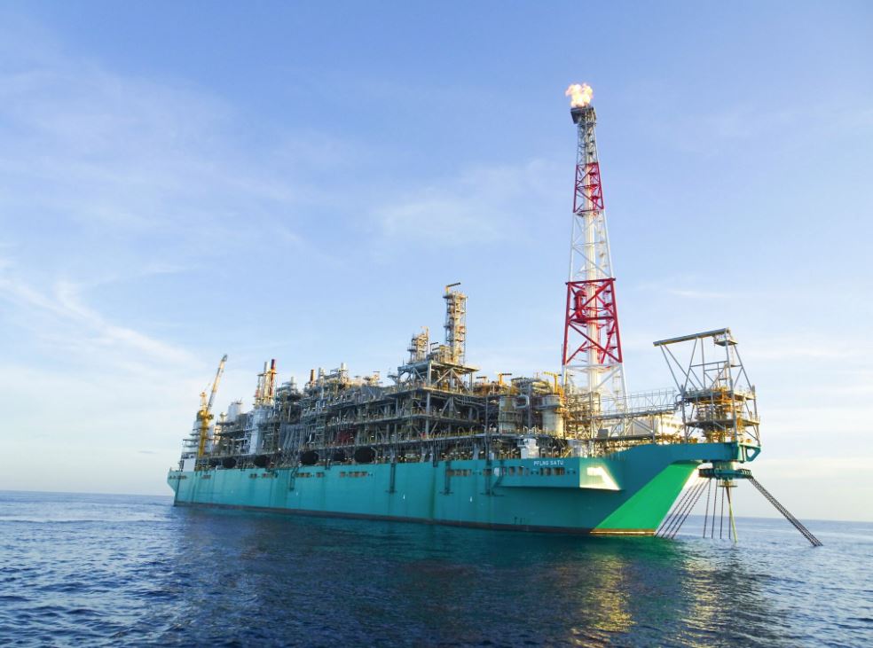 Update: Petronas’ floating LNG producer loading first cargo