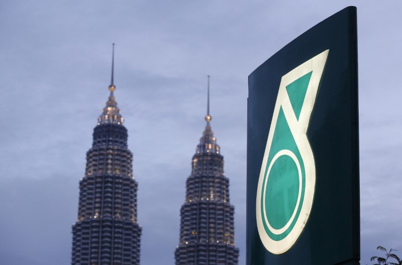 Petronas seeks buyers for $1 bln offshore gas project stake