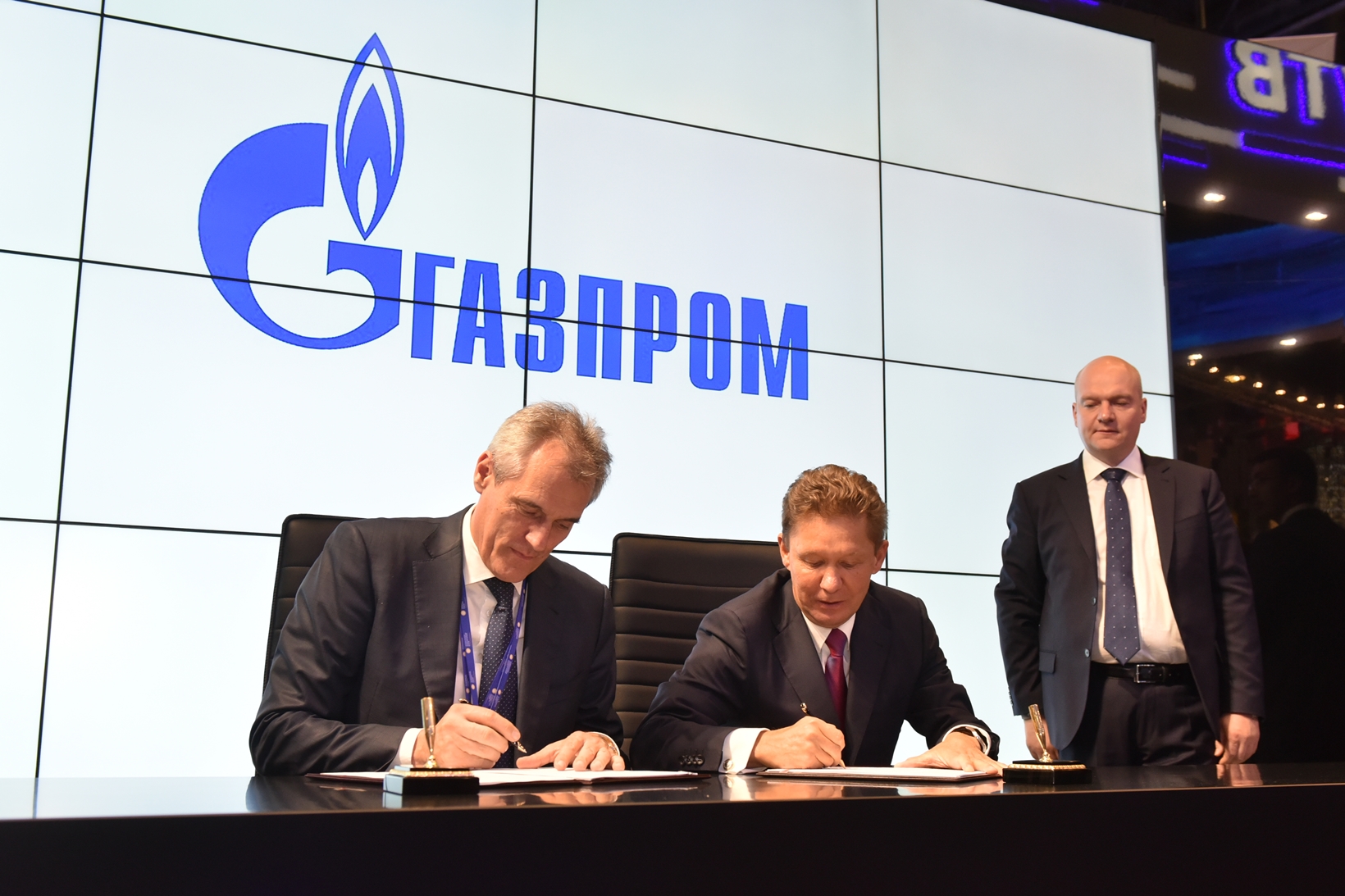 Gazprom, OMV team up on small-scale LNG project