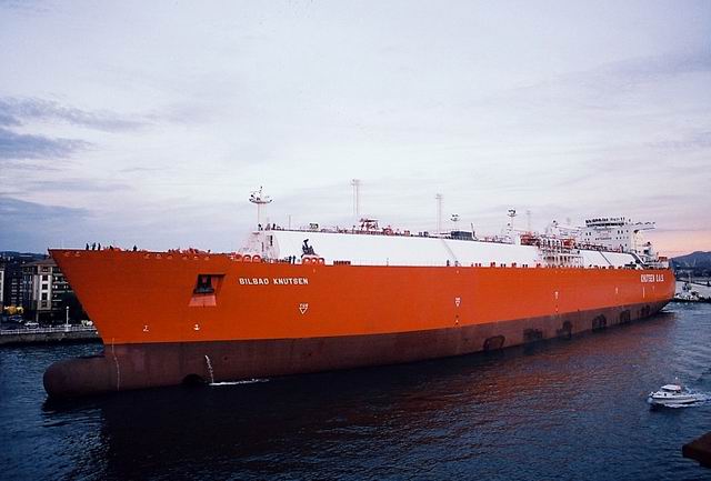 Peru ships rare LNG cargo to Argentina