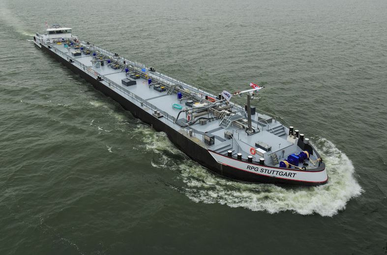 Shell takes delivery of LNG-powered barge