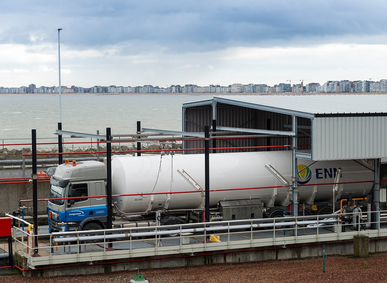 Fluxys LNG to build second truck loading station at Zeebrugge