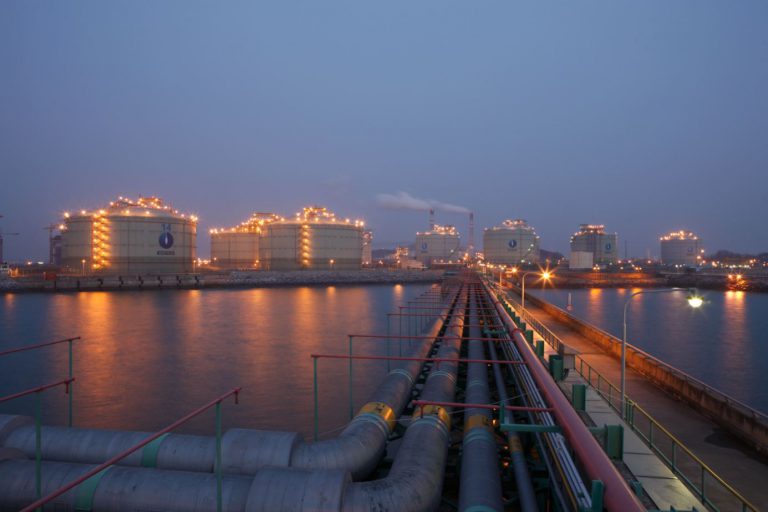 South Korea boosts Aug LNG imports despite weaker demand