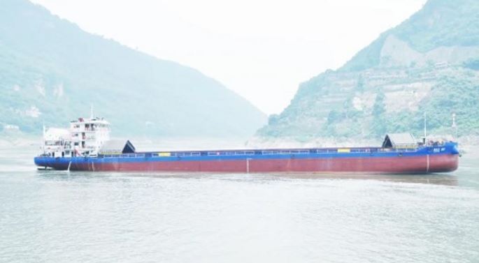 China’s 1st hybrid inland ship sets sail on Yangtze River