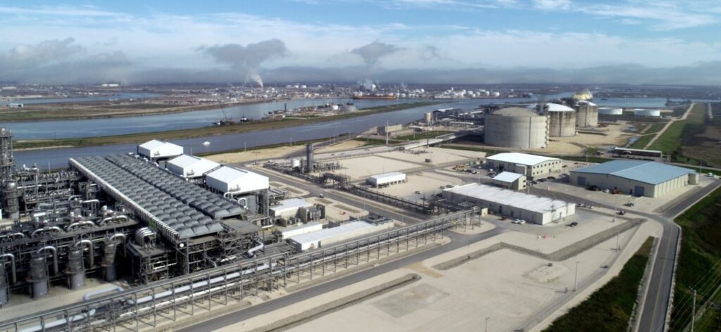 EIA: US LNG exports to dip to just 25 pct capacity