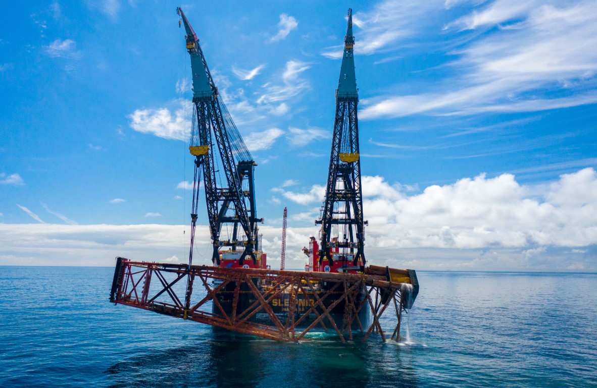 Heerema’s Sleipnir vessel sets jacket lifting record