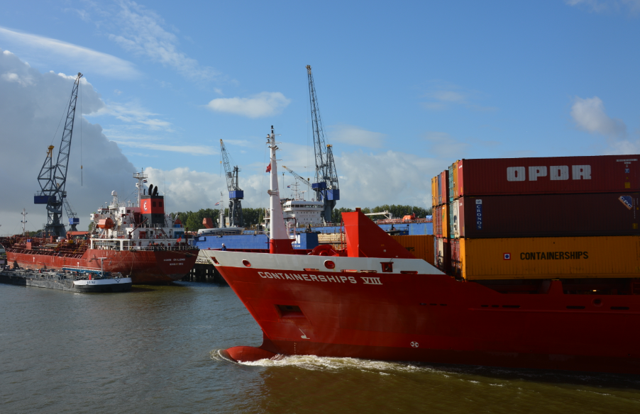 Port of Rotterdam feels impact of COVID-19 on cargo volumes