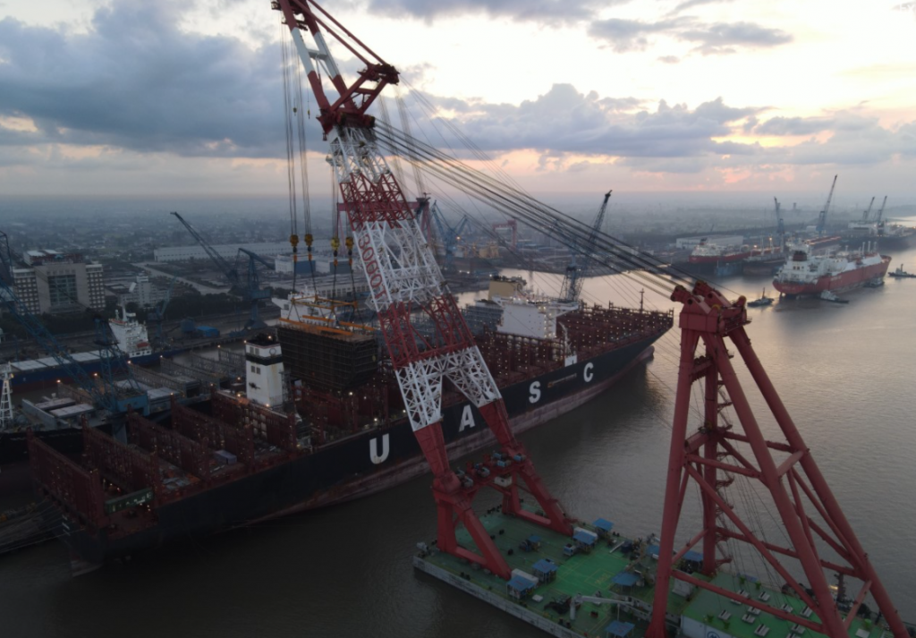 GALLERY: Hapag-Lloyd’s ultra large boxship gets its LNG bunker tank in landmark conversion