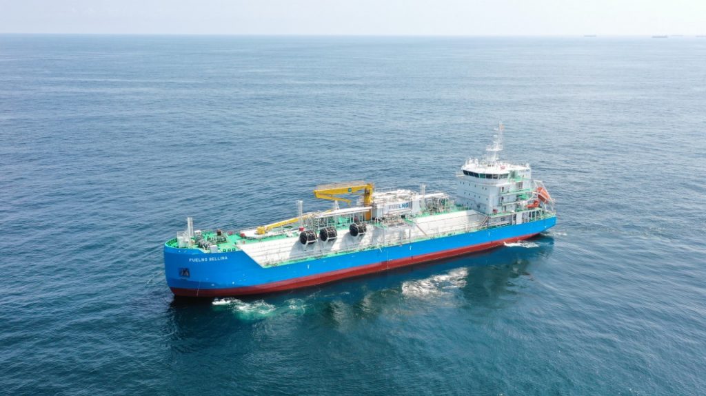 Singapore names its 1st LNG bunkering vessel